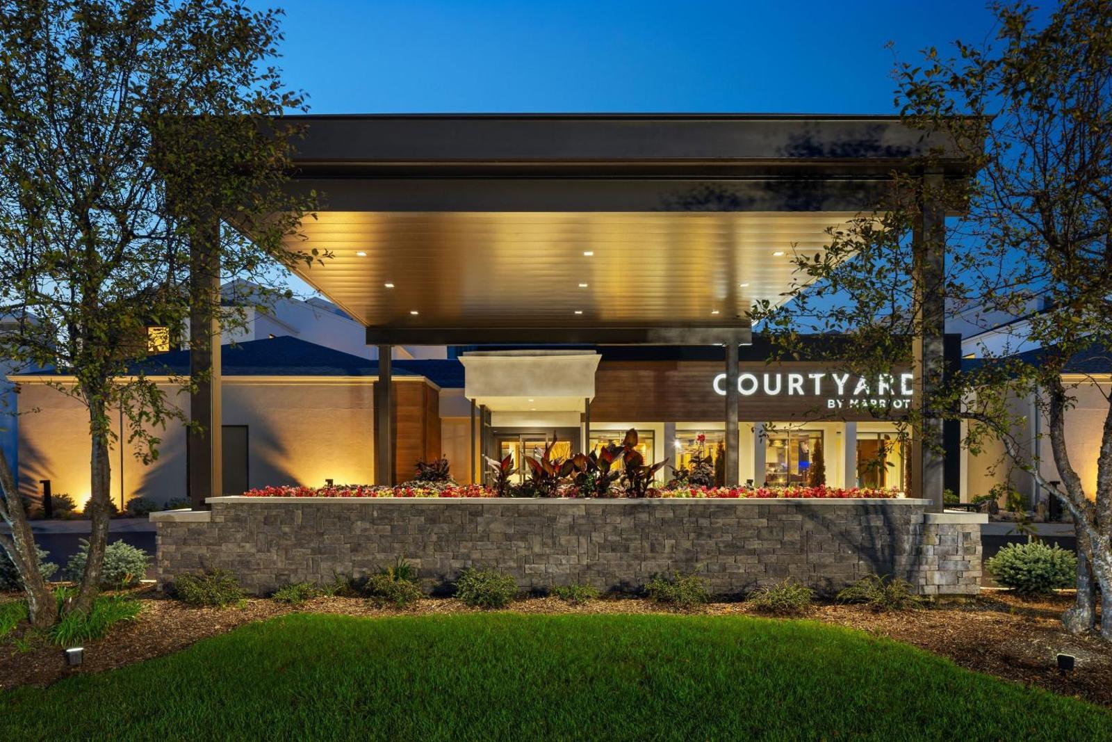 Courtyard By Marriott Chicago Waukegan/Gurnee