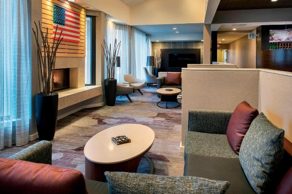 Courtyard By Marriott Chicago Waukegan/Gurnee image 1