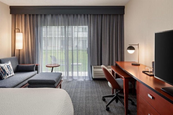 Courtyard By Marriott Chicago Waukegan/Gurnee image 12