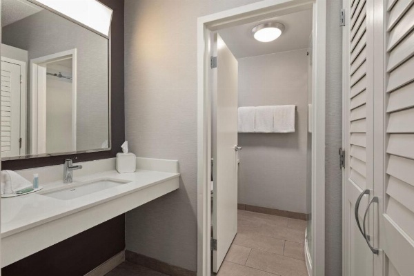 Courtyard By Marriott Chicago Waukegan/Gurnee image 28