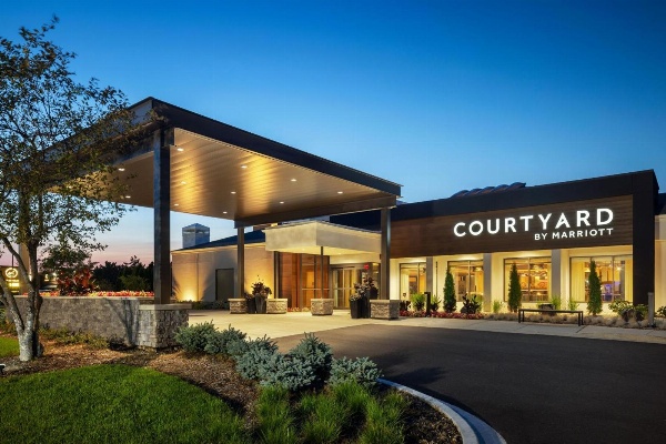 Courtyard By Marriott Chicago Waukegan/Gurnee image 3